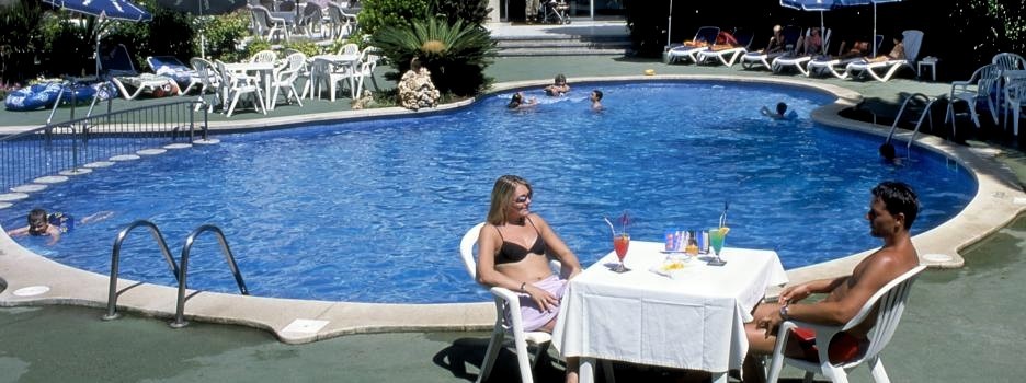Aparthotel Maracaibo pool